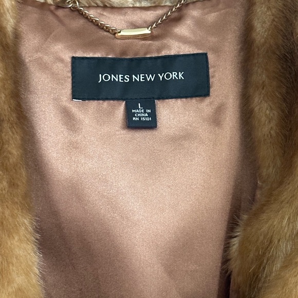 Jones New York Faux Fur Coat NWT size Large - Picture 5 of 6